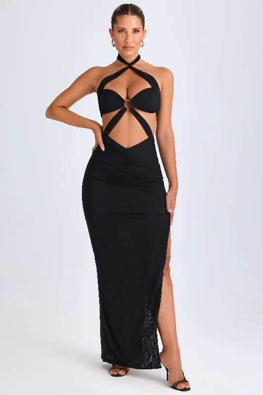 Hardware Detail Cut-Out Halterneck Maxi Dress in Black Comfortable Long-Sleeve Maxi Dress Hardware Detail Cut-Out Halterneck Maxi Dress in Black Comfortable Long-Sleeve Maxi Dress