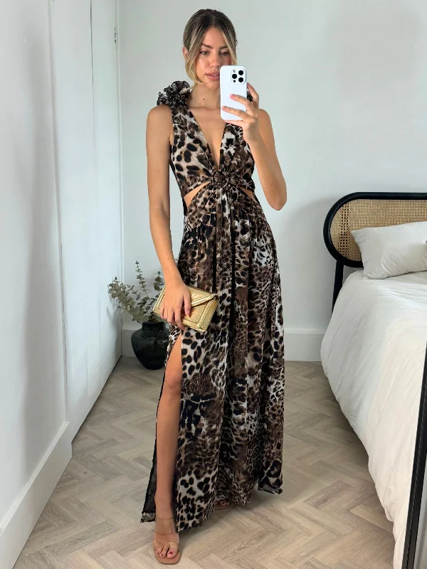 Layla Maxi dress with shoulder corsage / Animal print Comfortable Flowy Maxi Dress