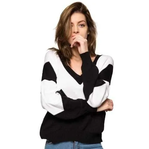 Trendy Style Plunging Neck Long Sleeve Color Block Women's Sweater - White And Black 2xl Faux Fur Fabric Real Fur Fabric Shearling Fabric Trendy Style Plunging Neck Long Sleeve Color Block Women's Sweater - White And Black 2xl Faux Fur Fabric Real Fur Fabric Shearling Fabric
